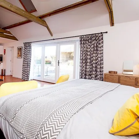 Bishops Farm Studio Apartment Bristol